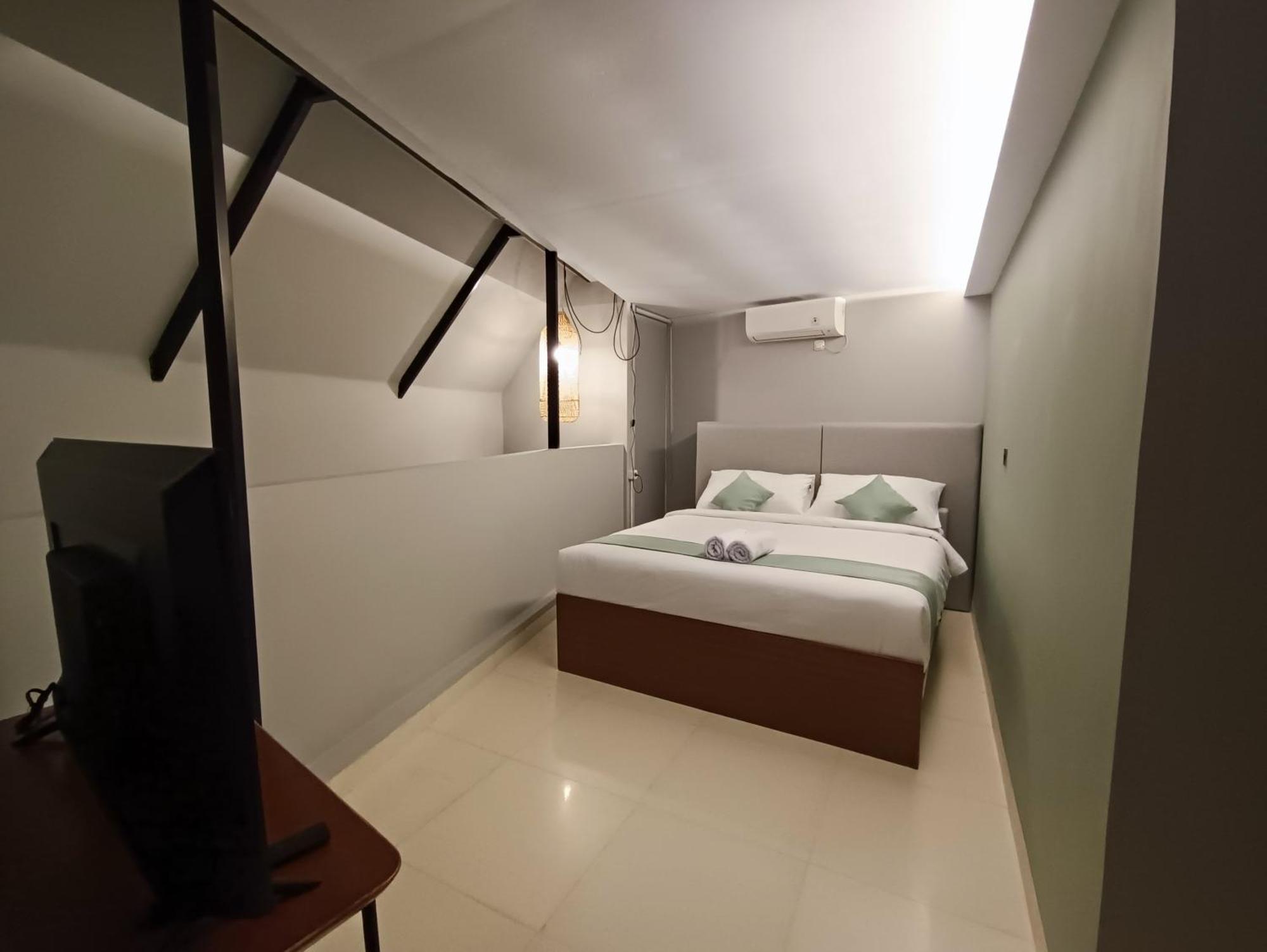Fx Stay & Coffee Yogyakarta Exterior foto
